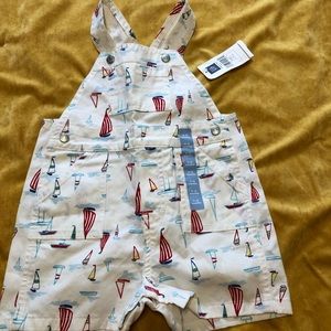 NWT Gap Baby Boy Short Overalls 6-12 Months